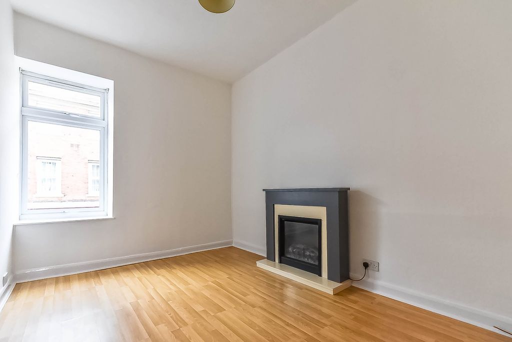 Property photo 2 of 5 Living Room