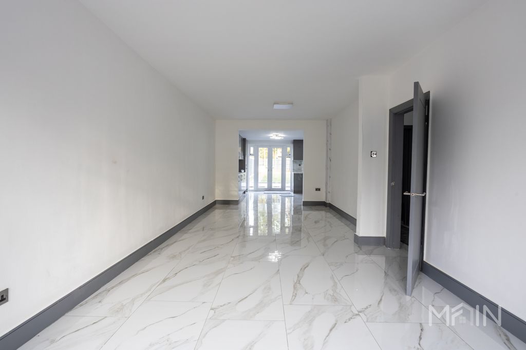 Additional image 5 of 6 bed semi-detached house for saleLeicester Road, Wigston LE18