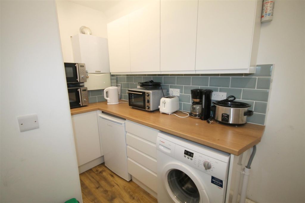 Property photo 2 of 8 Kitchen 1.Jpg