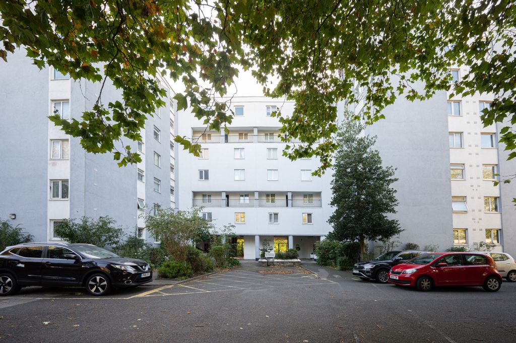 Property photo 1 of 7 Front View