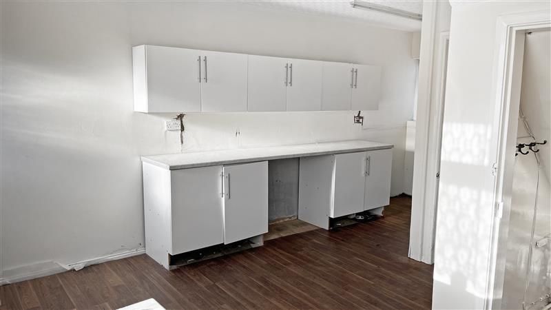 Property photo 3 of 8 Kitchen