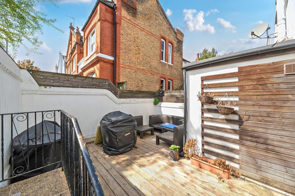 Property photo 3 of 10 Picture No. 05
