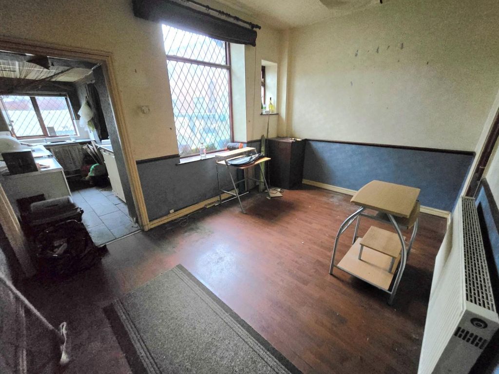 Property photo 3 of 12 Dining Room