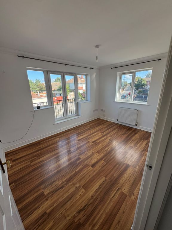 Property photo 3 of 7 6c3534A0-8c90-4698-9Dec-d8765cc6d464