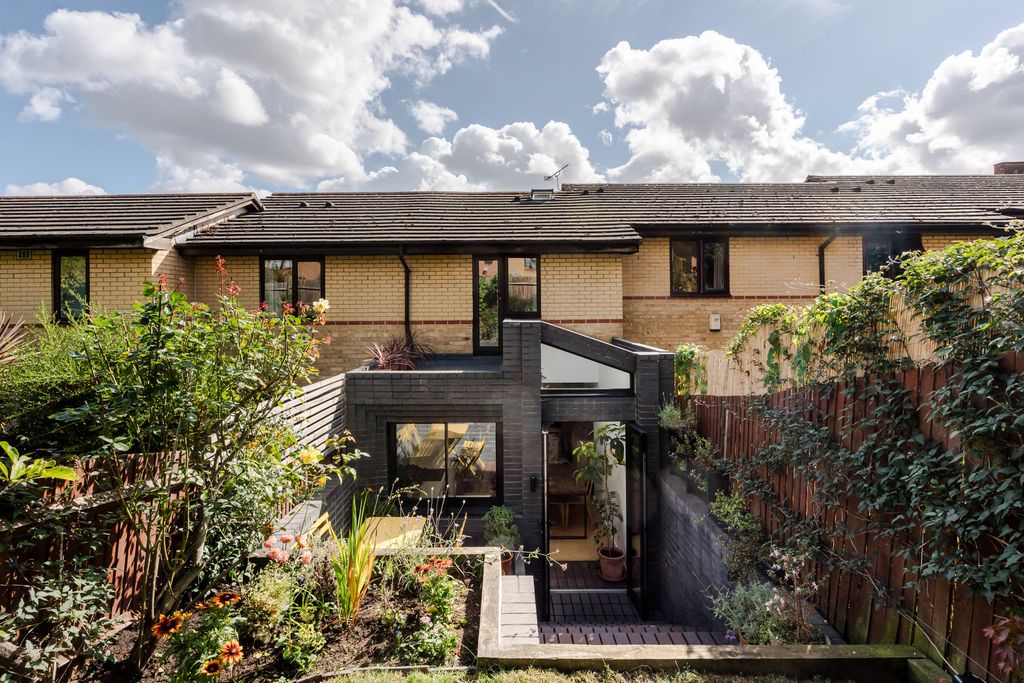 Property photo 2 of 25 307232 - 8 Foxwell Mews-16.Jpeg