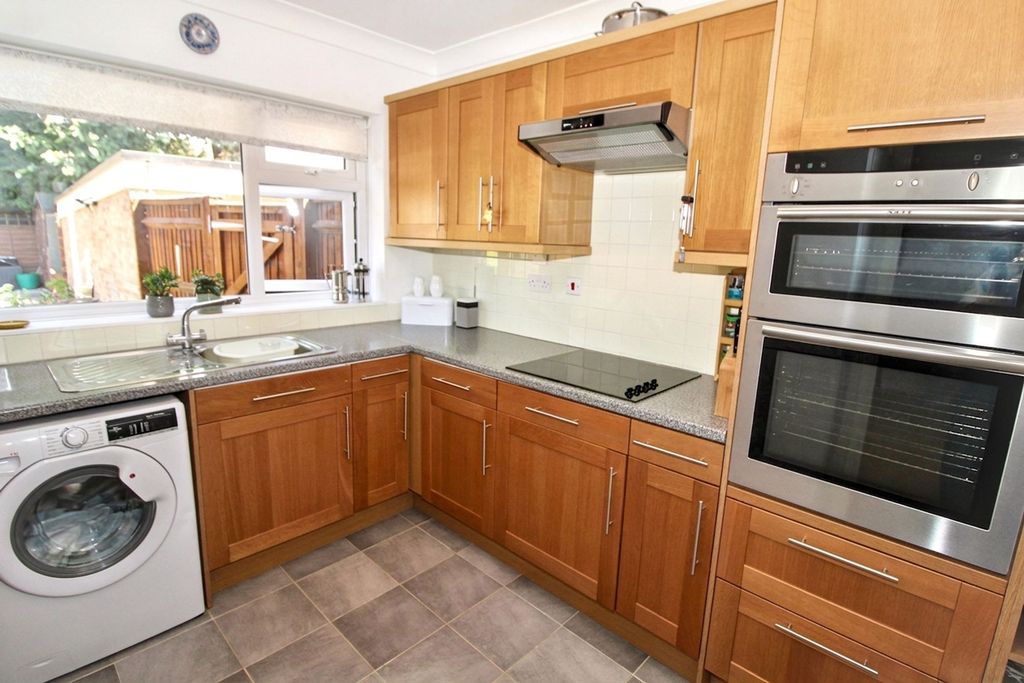 Property photo 2 of 22