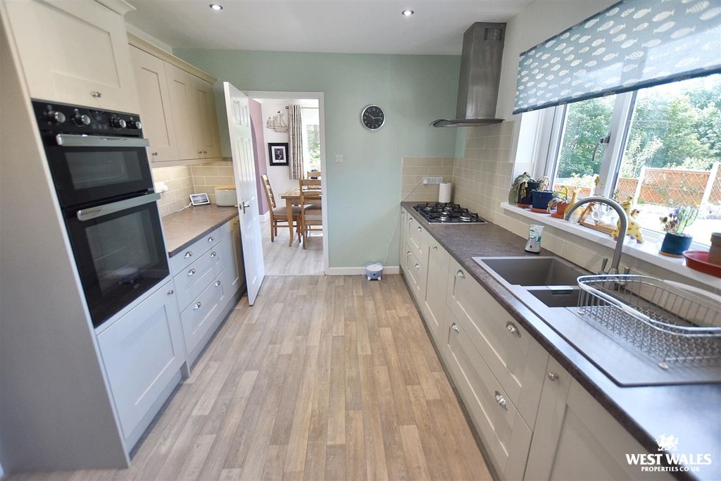 Property photo 3 of 23 2 (43).Jpg