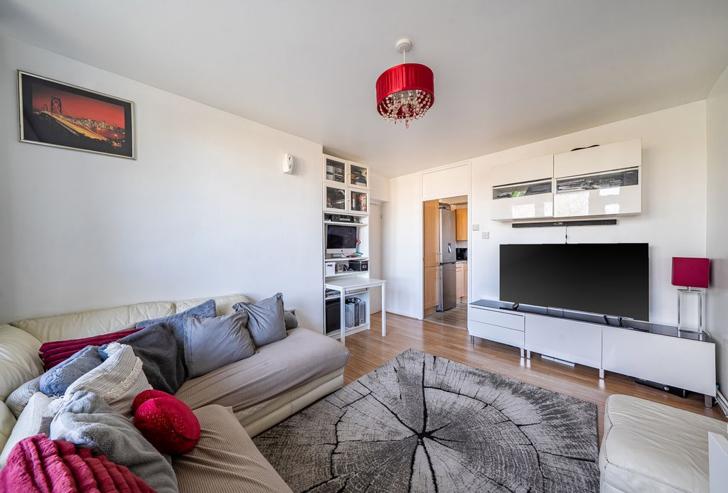 Property photo 3 of 13 1437891-13-69d535...