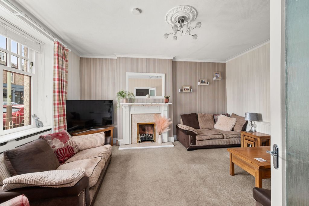 Property photo 2 of 21