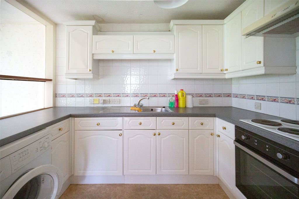 Property photo 3 of 11 Picture No. 12