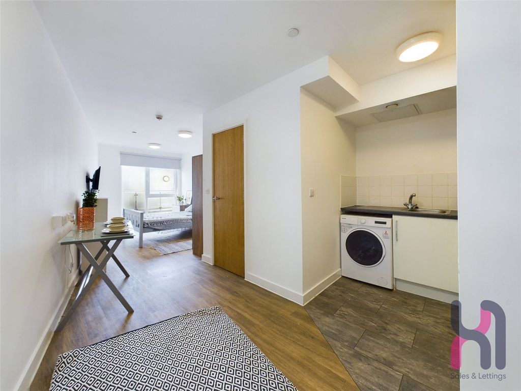 Property photo 3 of 6 Picture No. 14