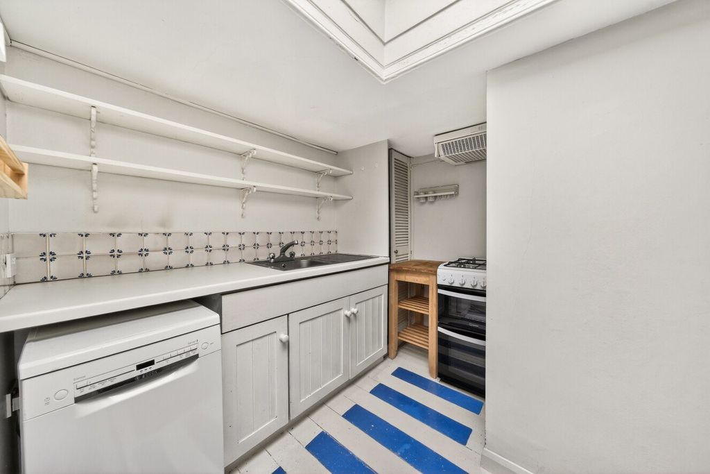 Property photo 3 of 6 Picture No. 10