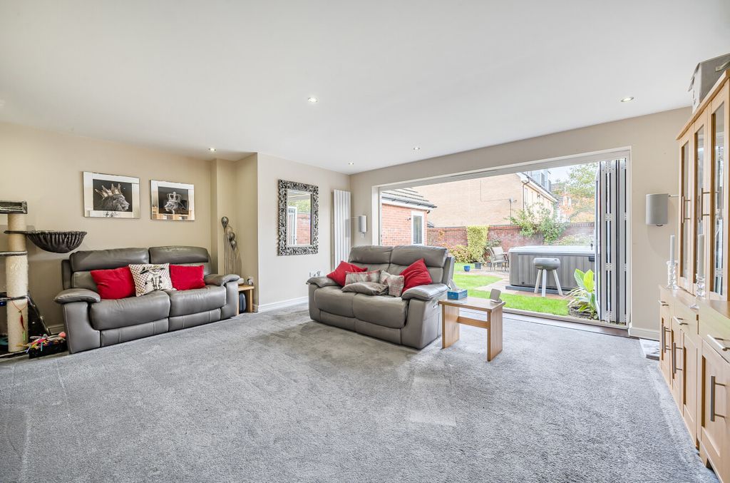 Property photo 3 of 25 Picture 3