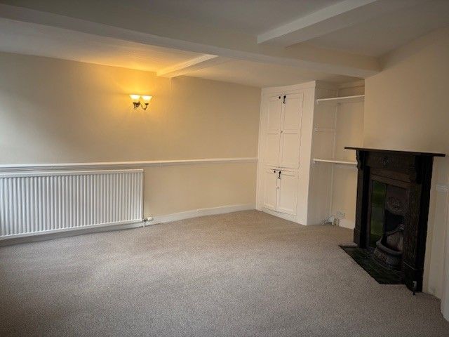 Property photo 3 of 9 Balcony