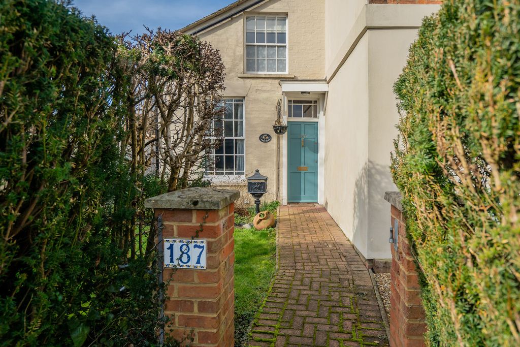 Property photo 3 of 38