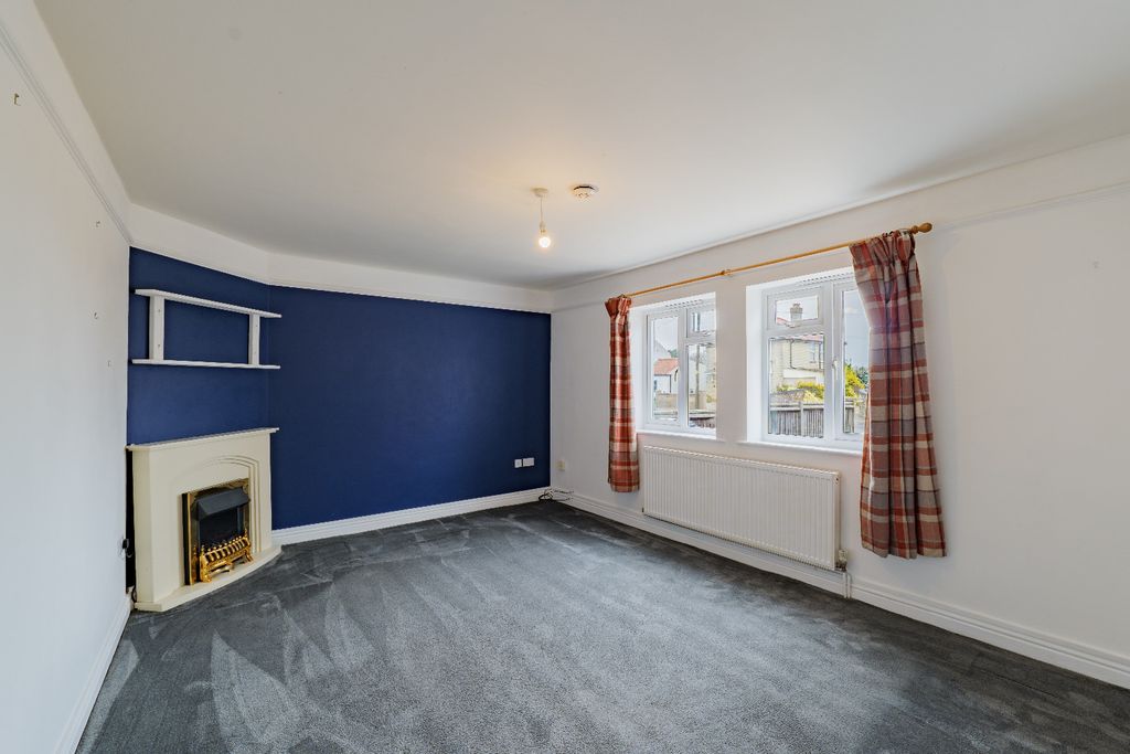 Property photo 3 of 19 5045652