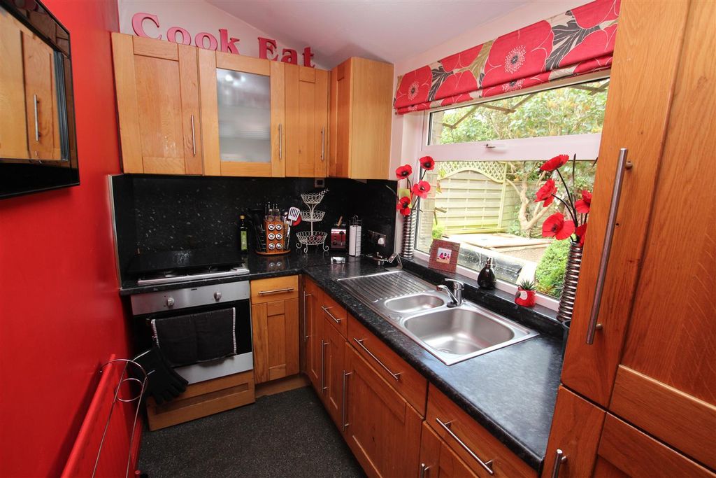 Property photo 3 of 19