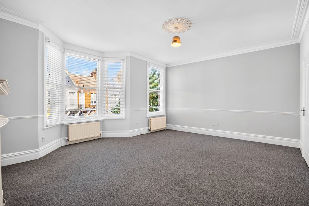 Property photo 3 of 15 Pbox-Img.Jpg