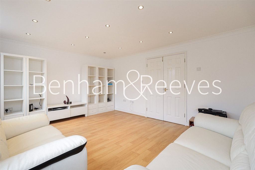 Property photo 1 of 28 Picture No. 22