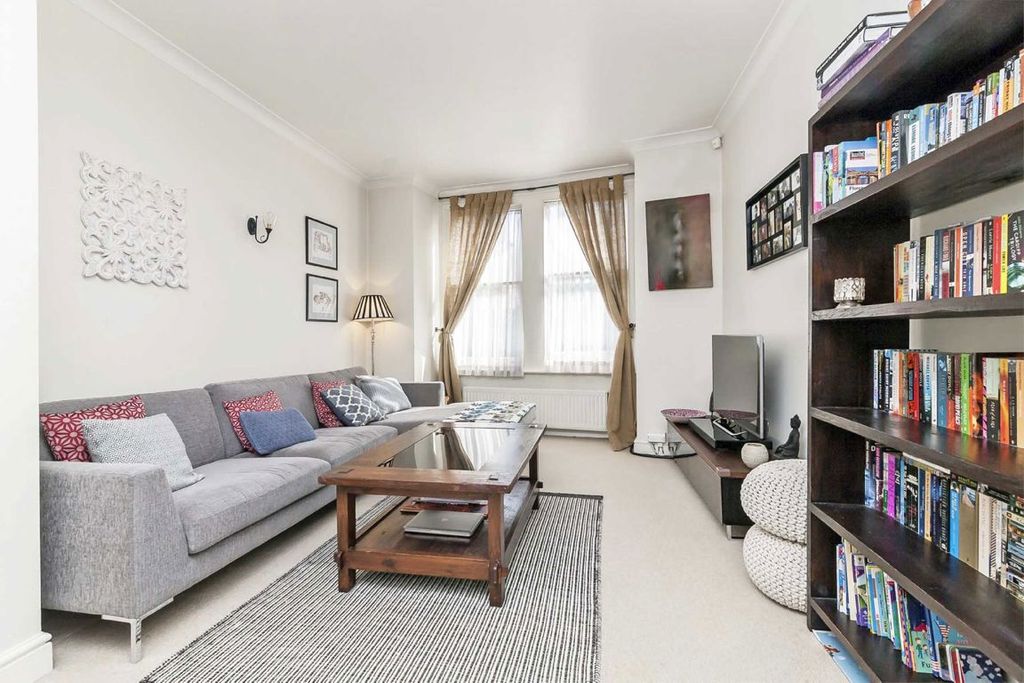 Property photo 2 of 8