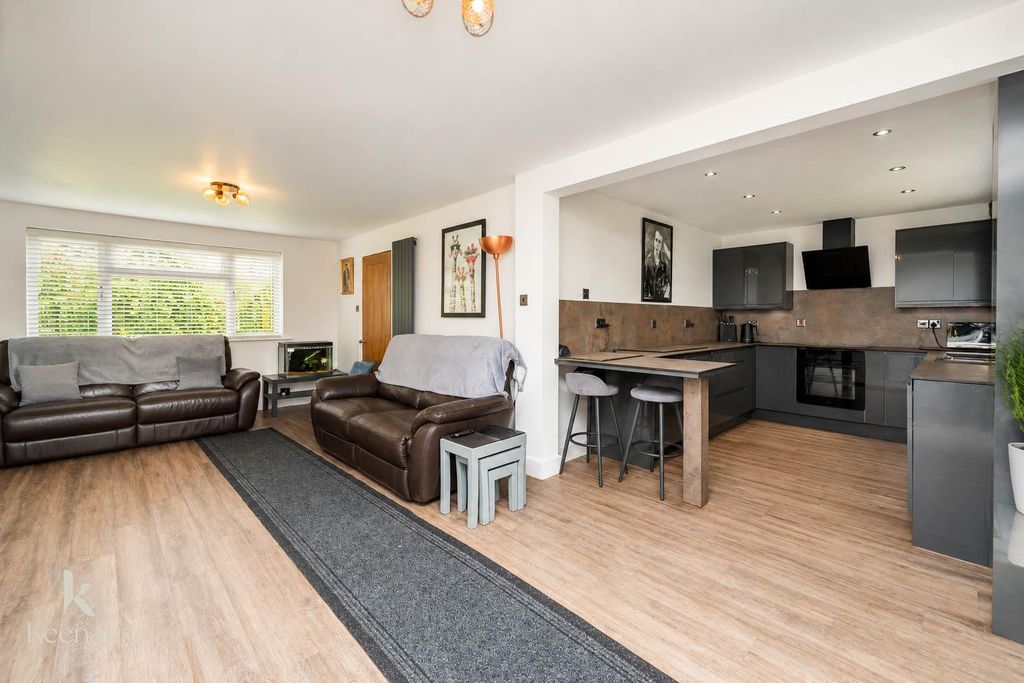 Property photo 3 of 42 3.Jpg