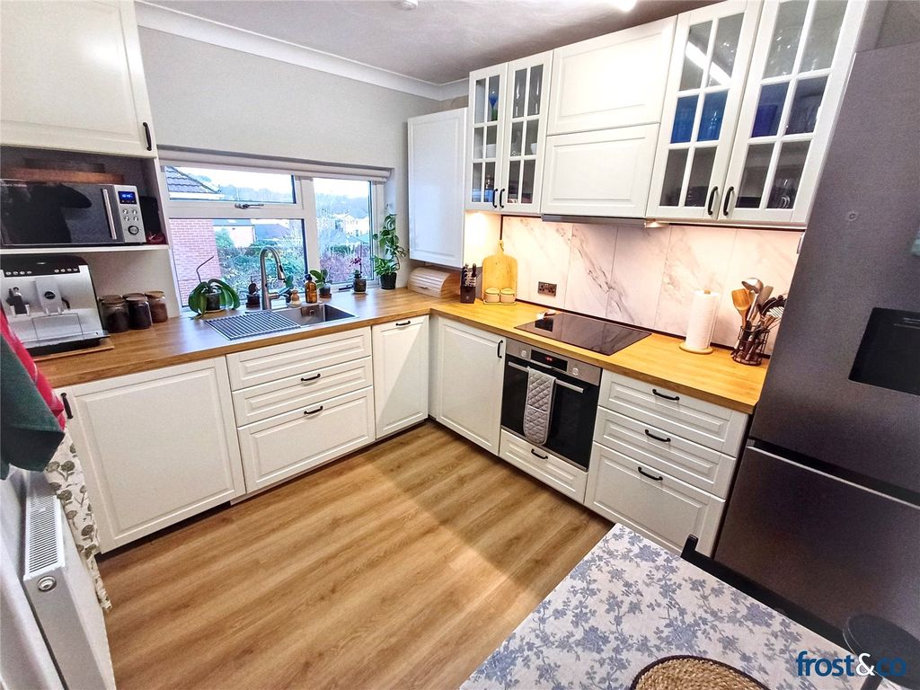 Property photo 3 of 16 Kitchen