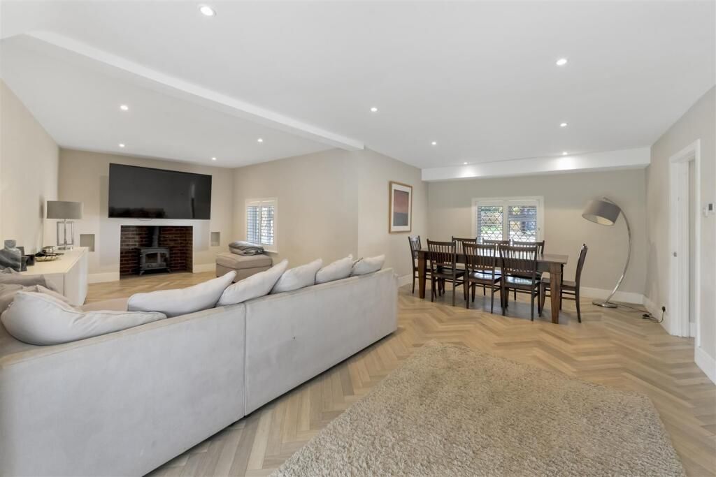 Property photo 3 of 22