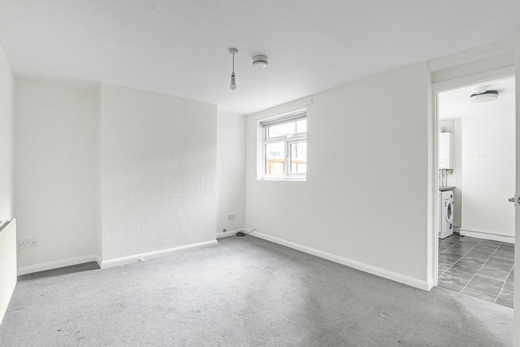 Property photo 1 of 10 Reception