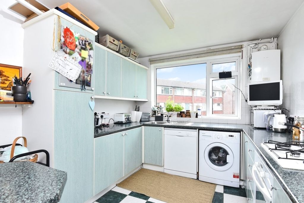 Property photo 3 of 8 298796 (5)