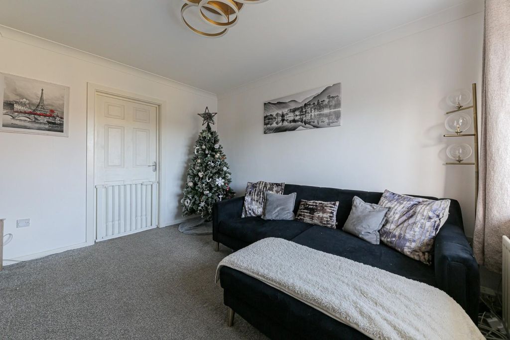 Property photo 2 of 11 Lounge-2.Jpg