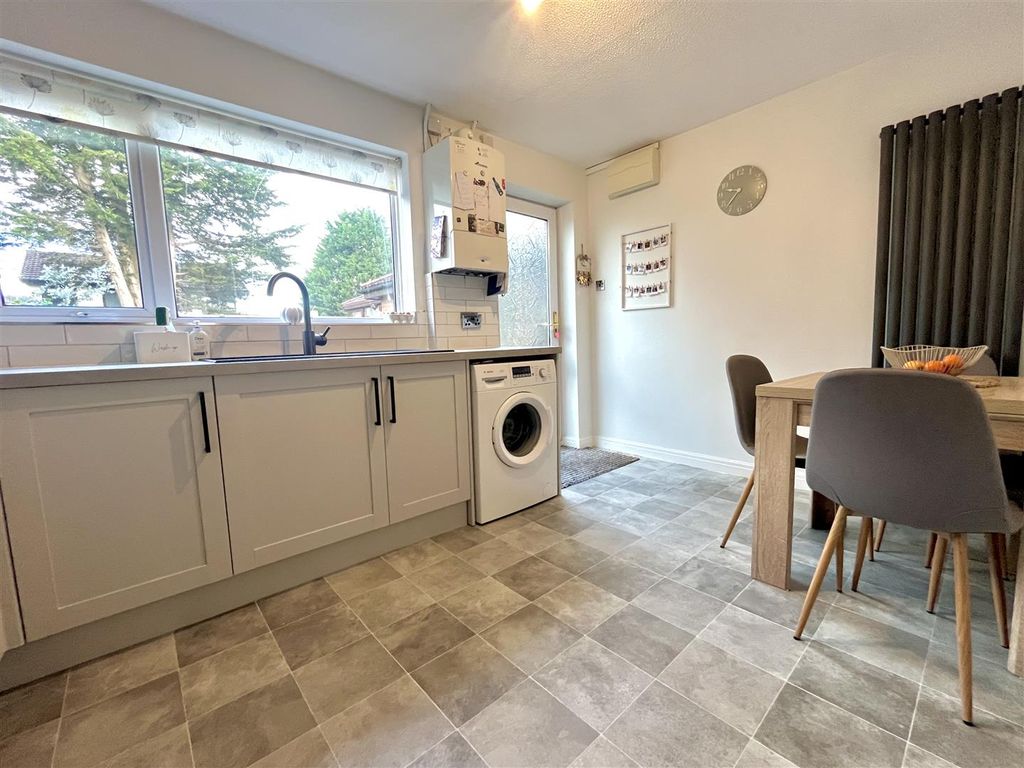 Property photo 3 of 23 Dining Kitchen