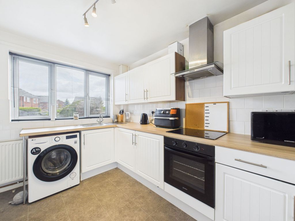 Property photo 3 of 14 Dining/Kitchen