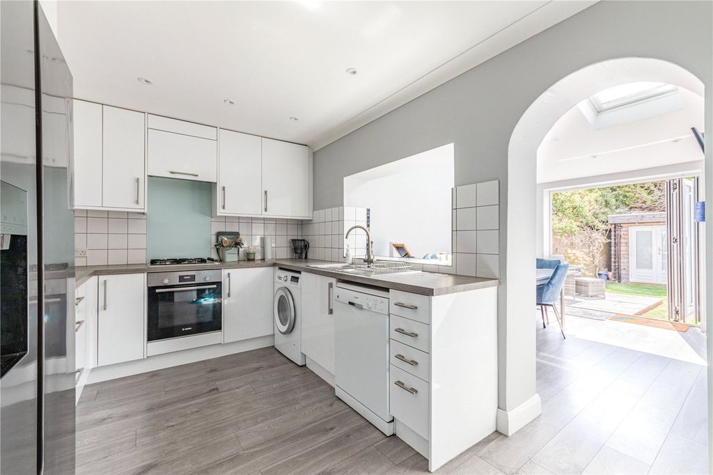 Property photo 2 of 21 Picture No. 18