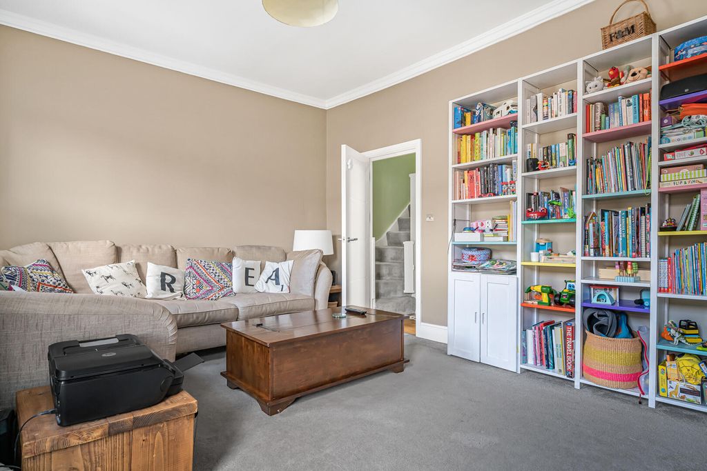 Property photo 3 of 21 Living Room