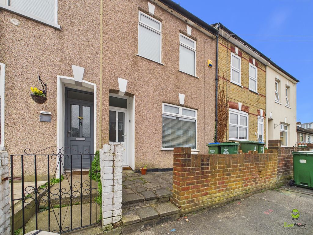 Property photo 1 of 8 Cam03779G0-Pr0361-Still008