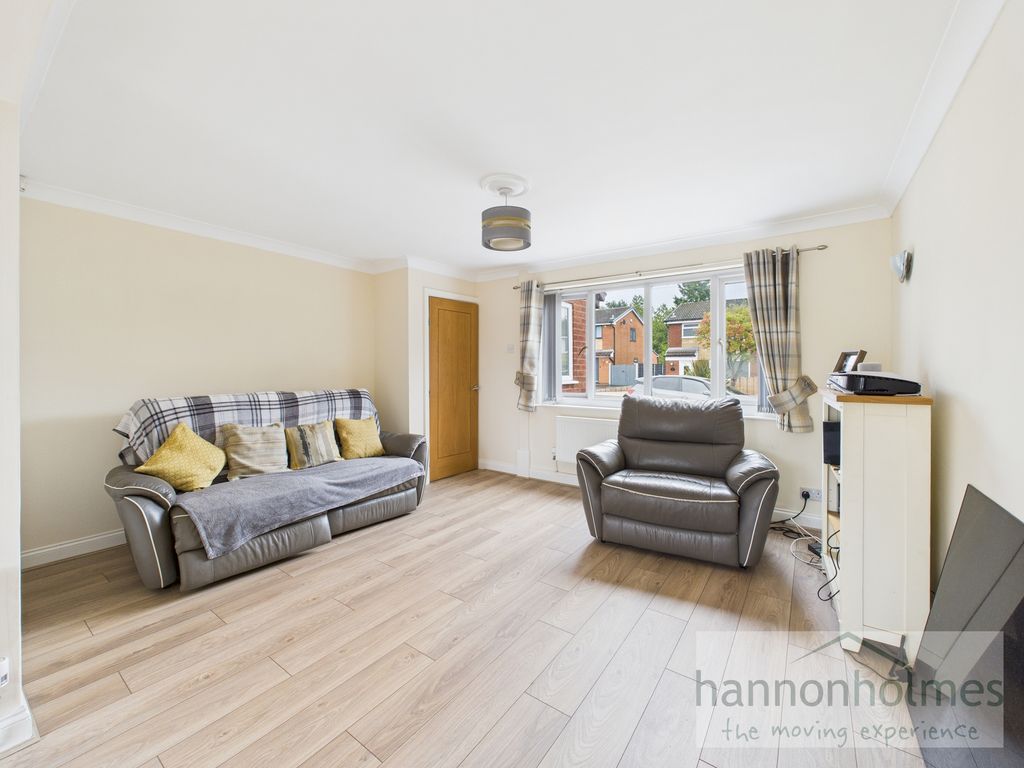 Property photo 3 of 28 Cam05283G0-Pr0111-Still015