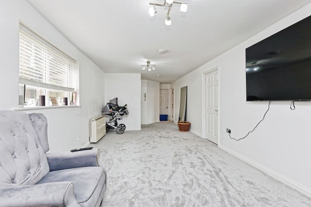 Property photo 3 of 12 Pbox-Img.Jpg