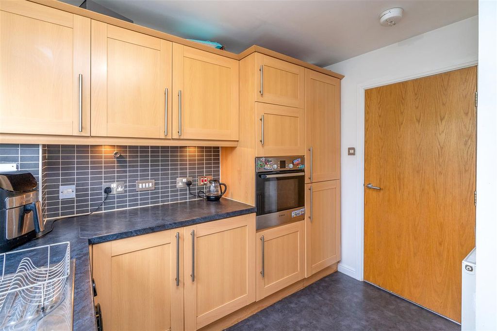 Additional image 10 of 2 bed flat for saleJardine Place, Bathgate EH48