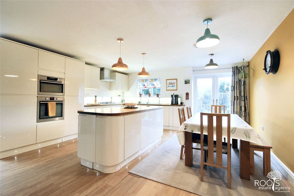 Property photo 2 of 16 Picture No. 03