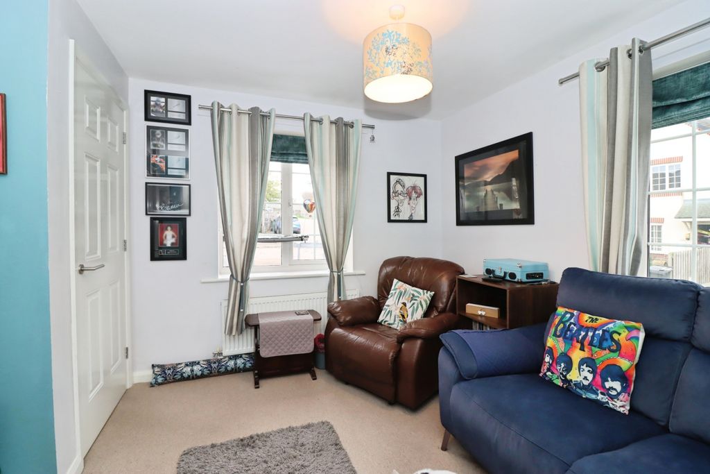 Property photo 2 of 15