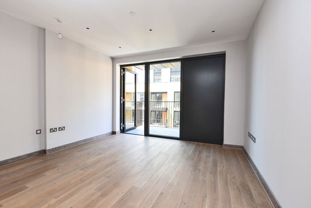 Property photo 2 of 6