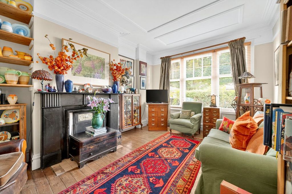 Property photo 2 of 8