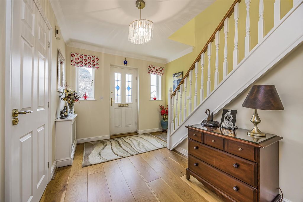 Property photo 2 of 34 2 Clarendon Close, Denmead-Porticomarketing-Nexa-3