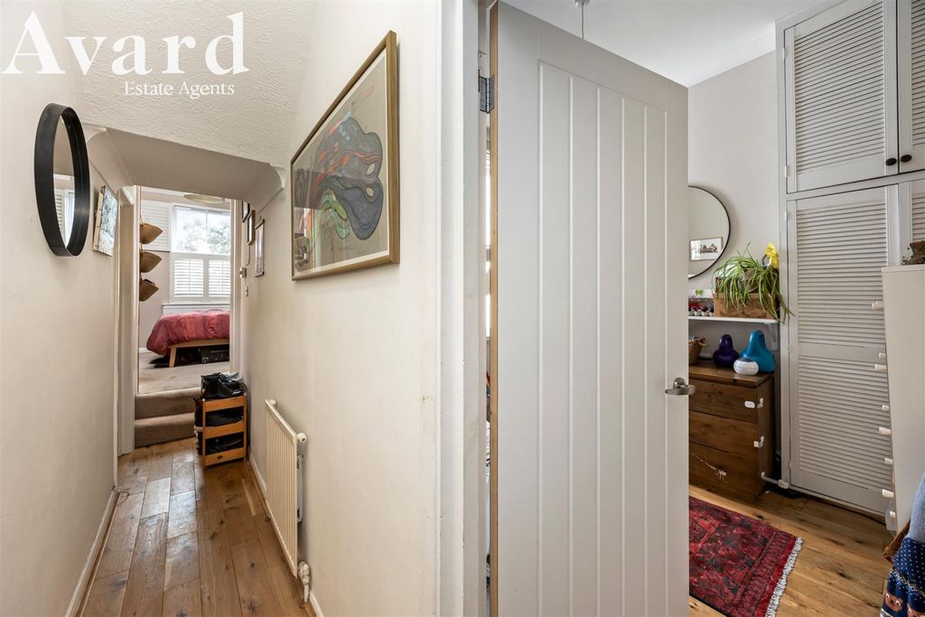 Property photo 3 of 21 Grantham Road, 8A(21)_002.Jpg