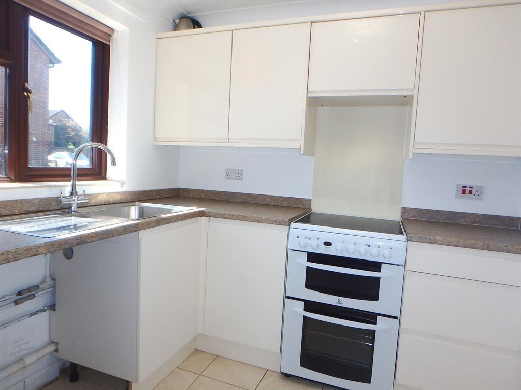 Property photo 3 of 7 Kitchen