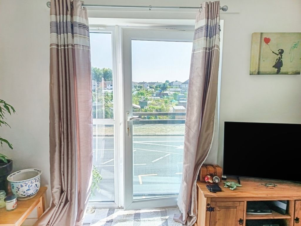 Property photo 2 of 18 1