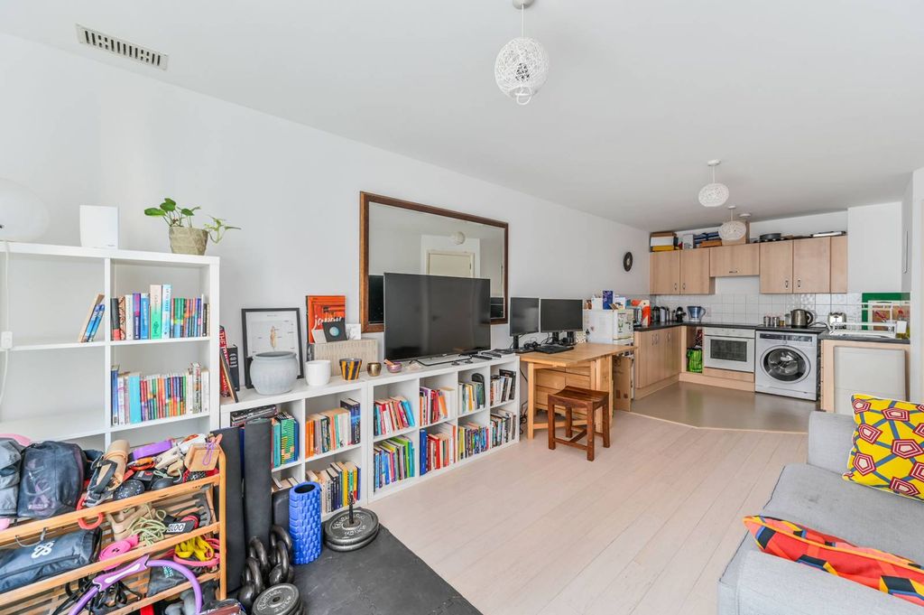 Property photo 1 of 7