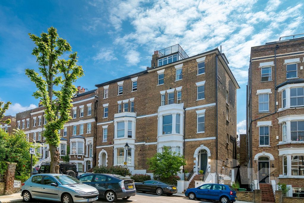 Property photo 3 of 9 Photo 9