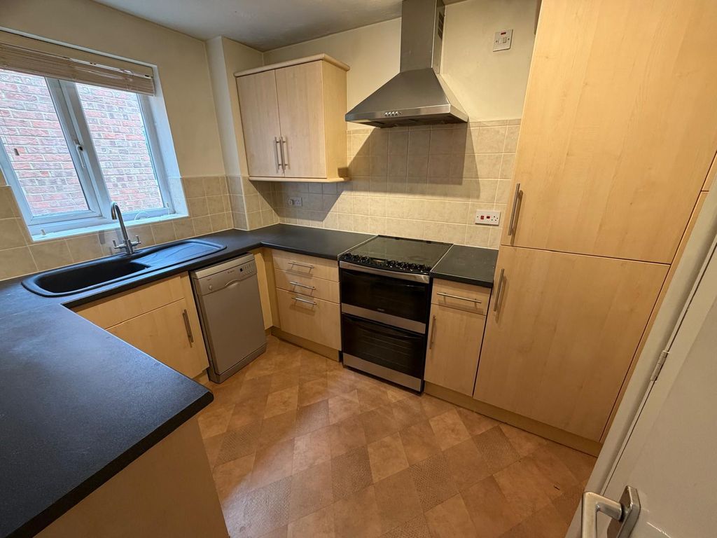 Property photo 2 of 9 Kitchen