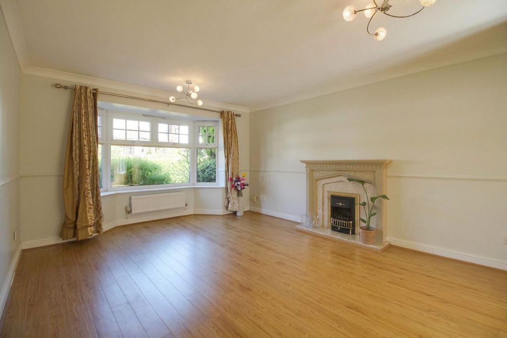 Property photo 3 of 35